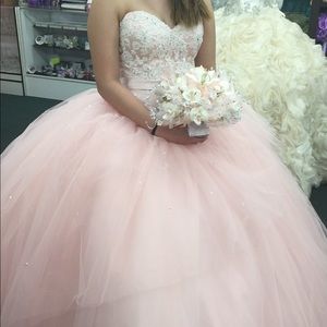 Vestido de xv años color pink blast